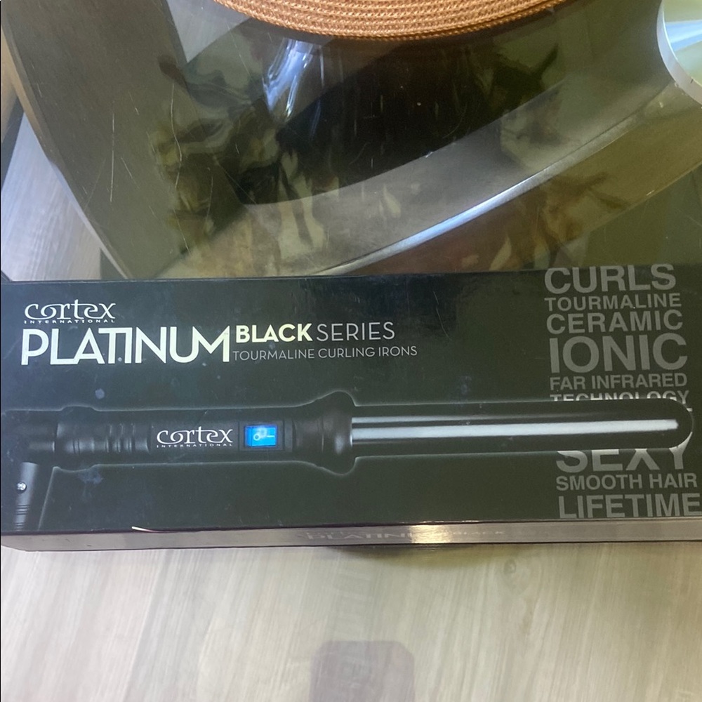 Platinum Black Series Tourmaline Curling Iron - Black